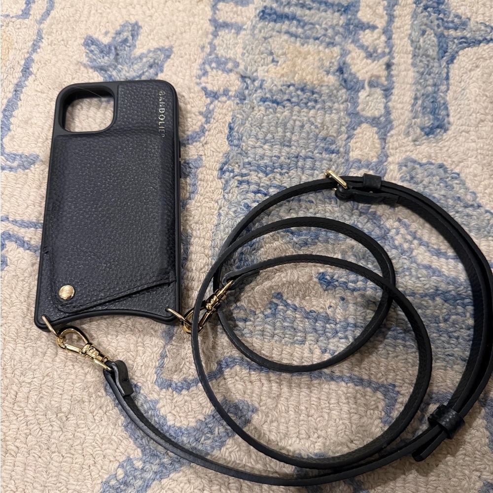 Bandolier iPhone 14 Emma black leather case